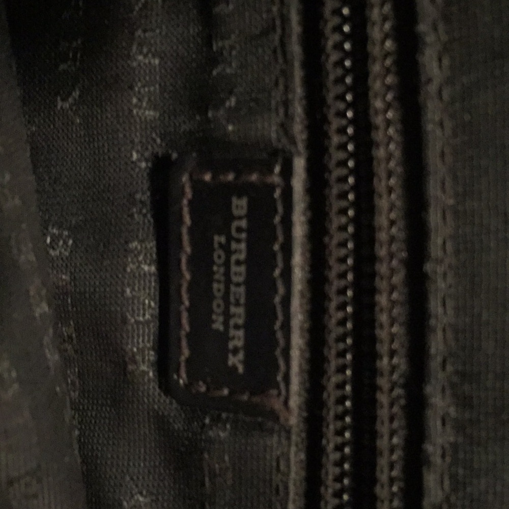 Burberry purse - Picture 3 of 3